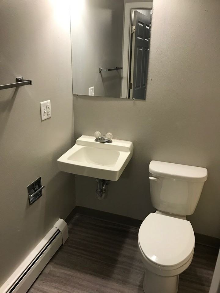 1830 South Main - Photo 2 of 5