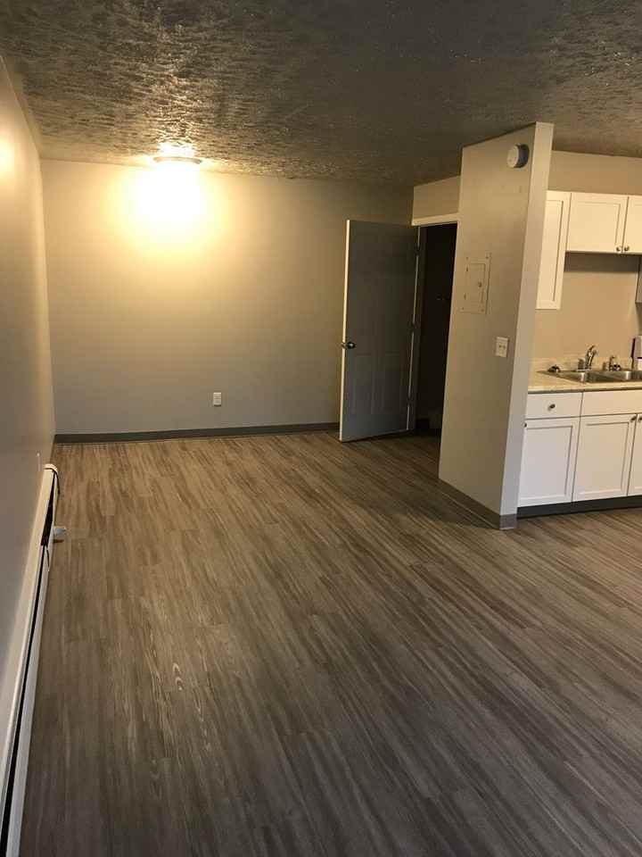 1830 South Main - Photo 3 of 5