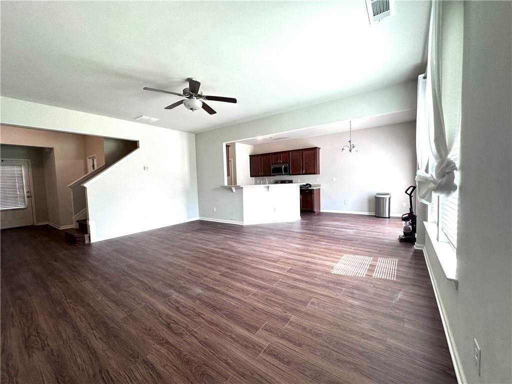 76 Greenfield Dr - Photo 4 of 21