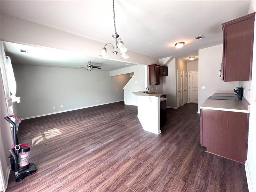 76 Greenfield Dr - Photo 5 of 21