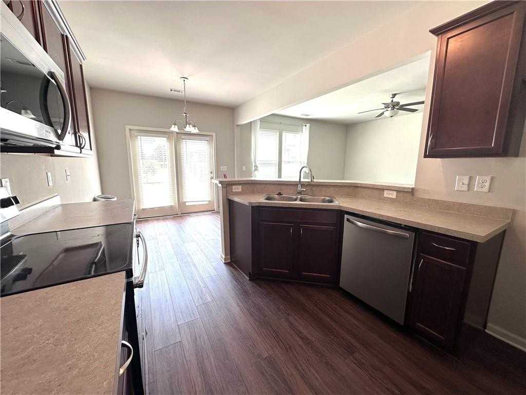 76 Greenfield Dr - Photo 6 of 21