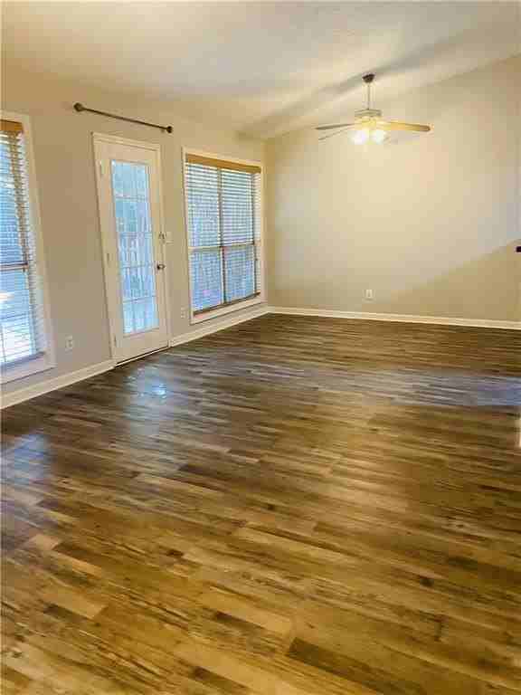 695 Paris Dr - Photo 7 of 17