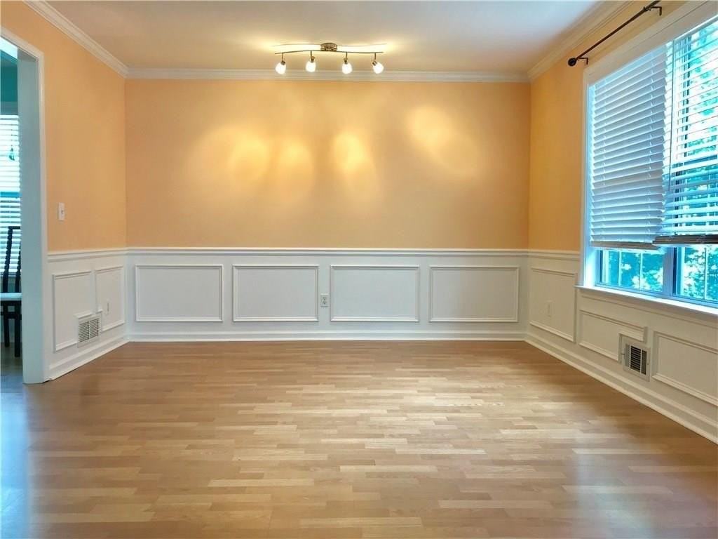 3354 Roundfield Cir - Photo 5 of 18