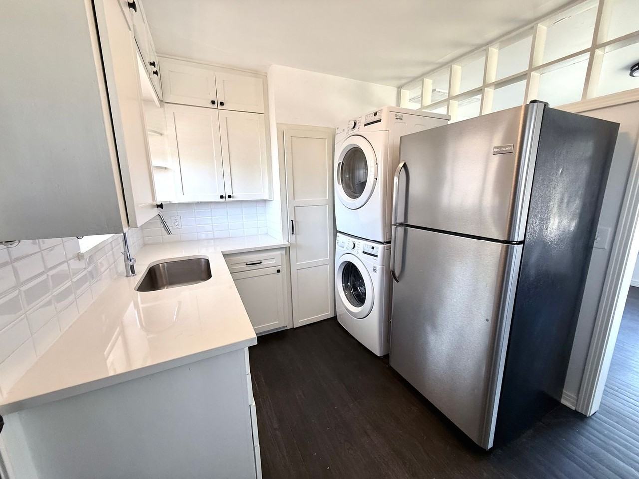 4808 N Francis Ave - Photo 4 of 8