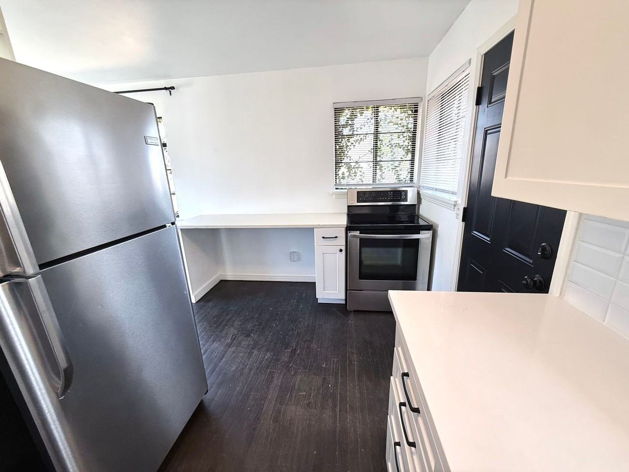 4808 N Francis Ave - Photo 5 of 8