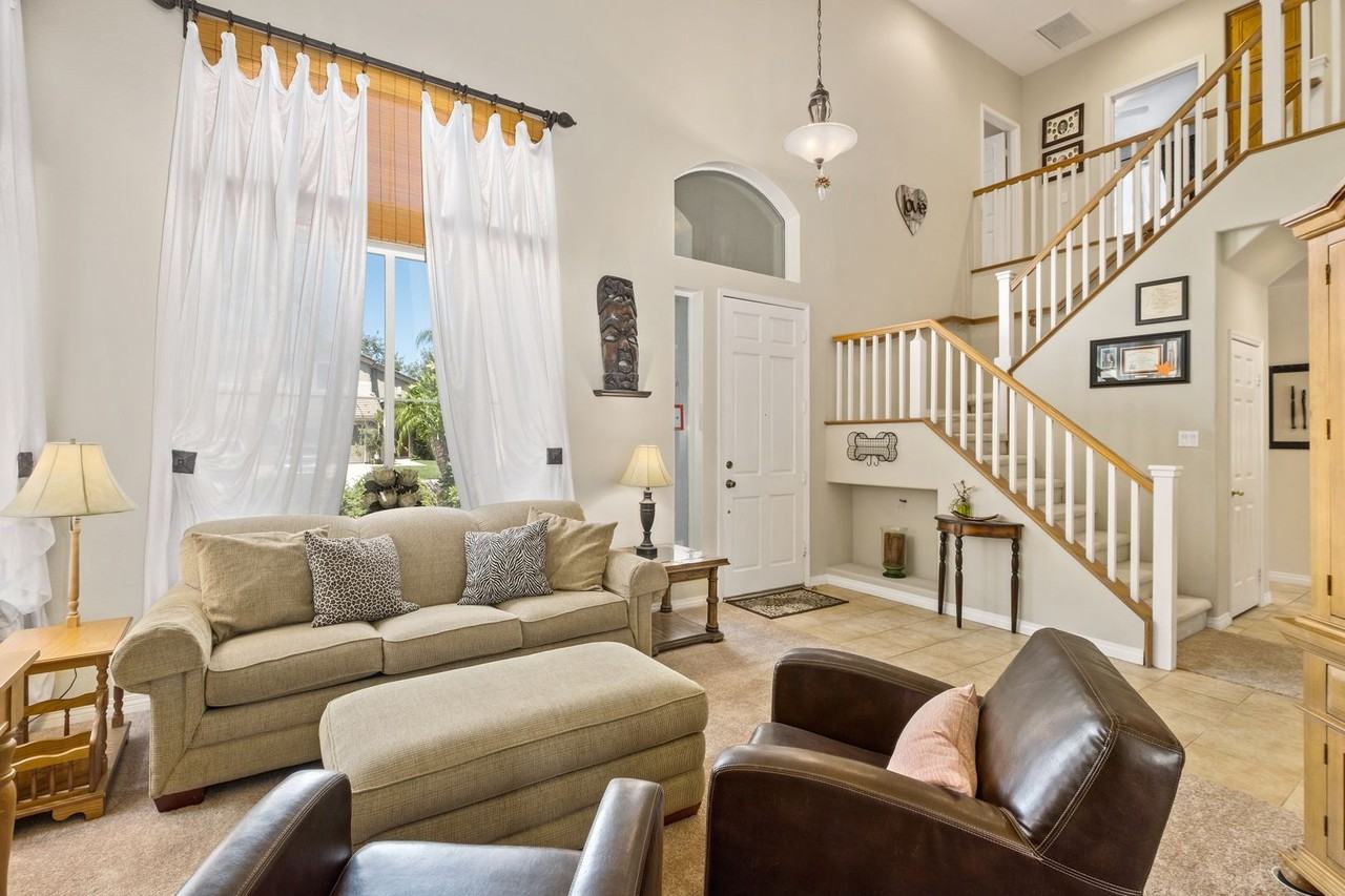 22 Solitaire Ln - Photo 2 of 31