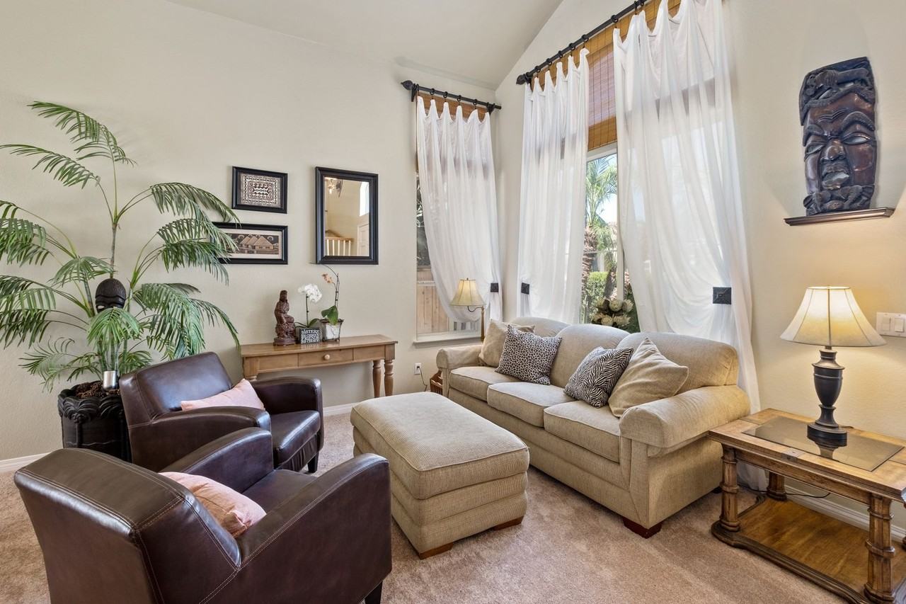 22 Solitaire Ln - Photo 4 of 31