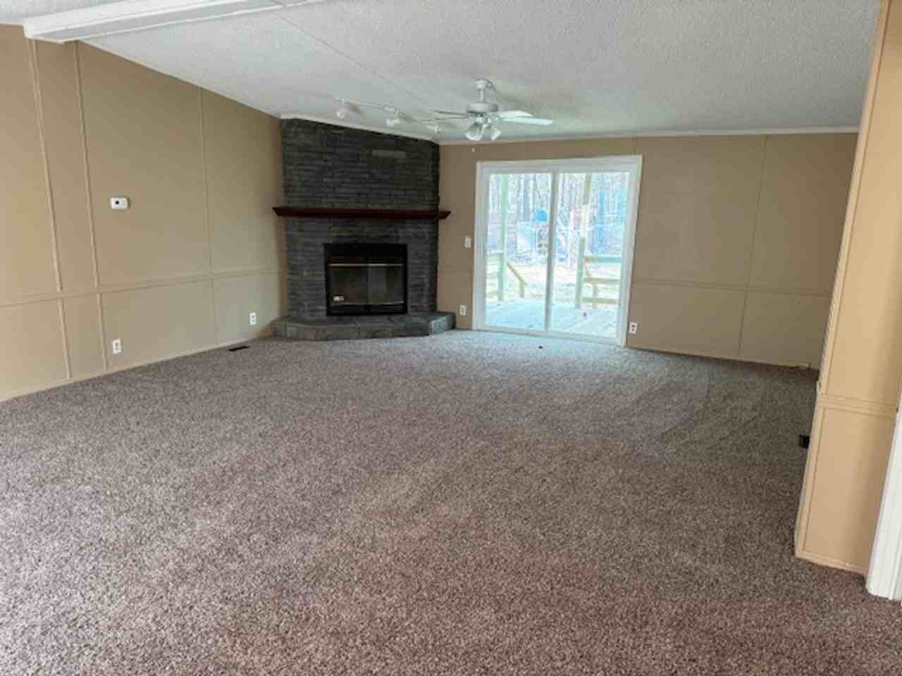 187 Amy Ln - Photo 4 of 15