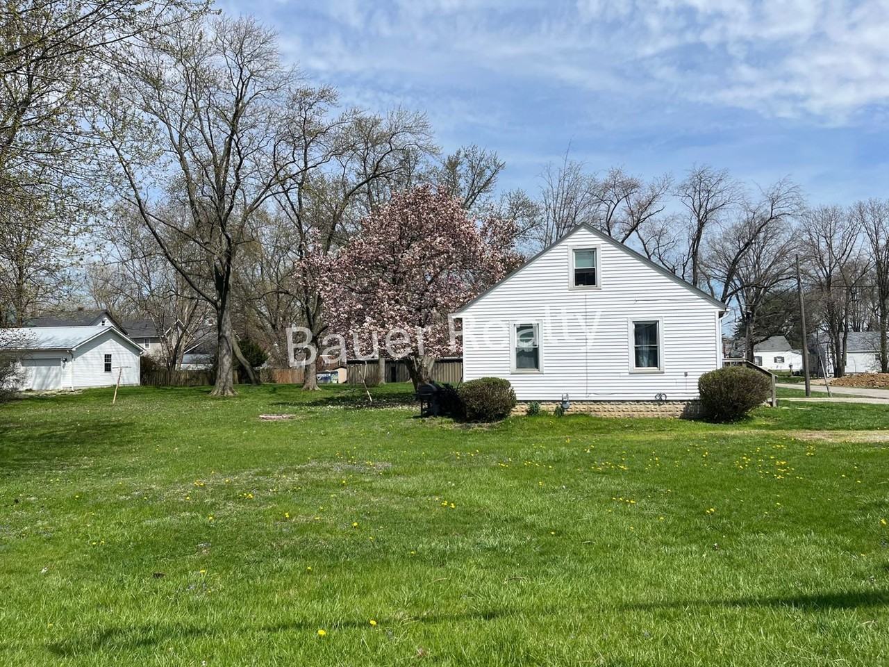 912 Grove Ave - Photo 4 of 14