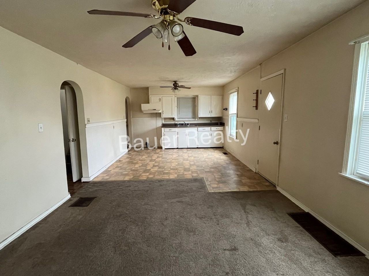 912 Grove Ave - Photo 6 of 14