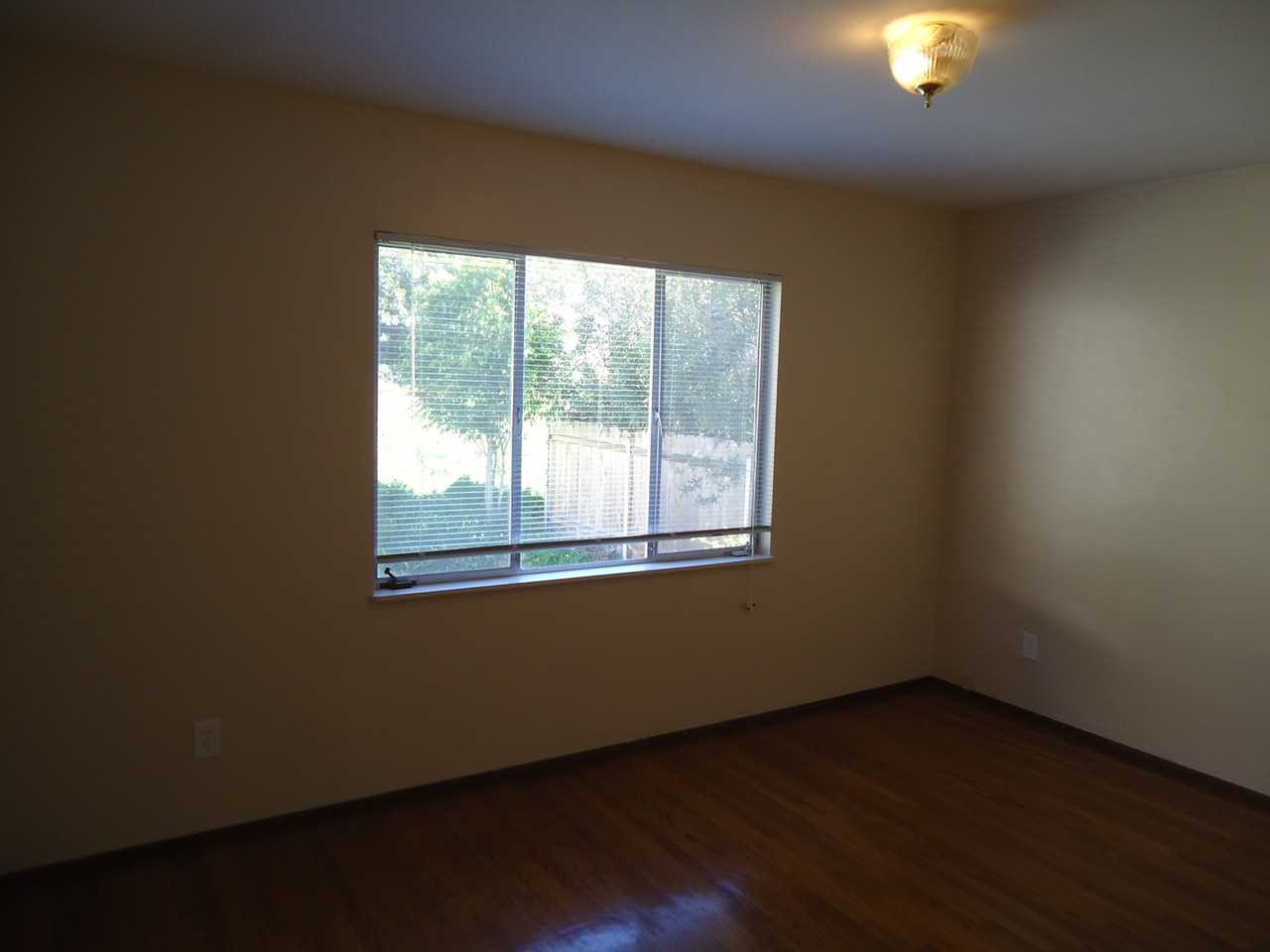 1629 Linbrook Dr - Photo 6 of 14
