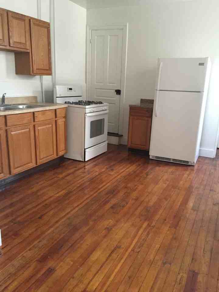 708 N Pershing Ave #1 - Photo 3 of 9