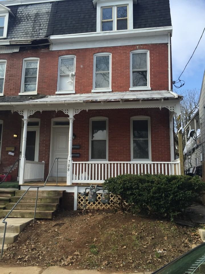 708 N Pershing Ave #1 - Photo 5 of 9