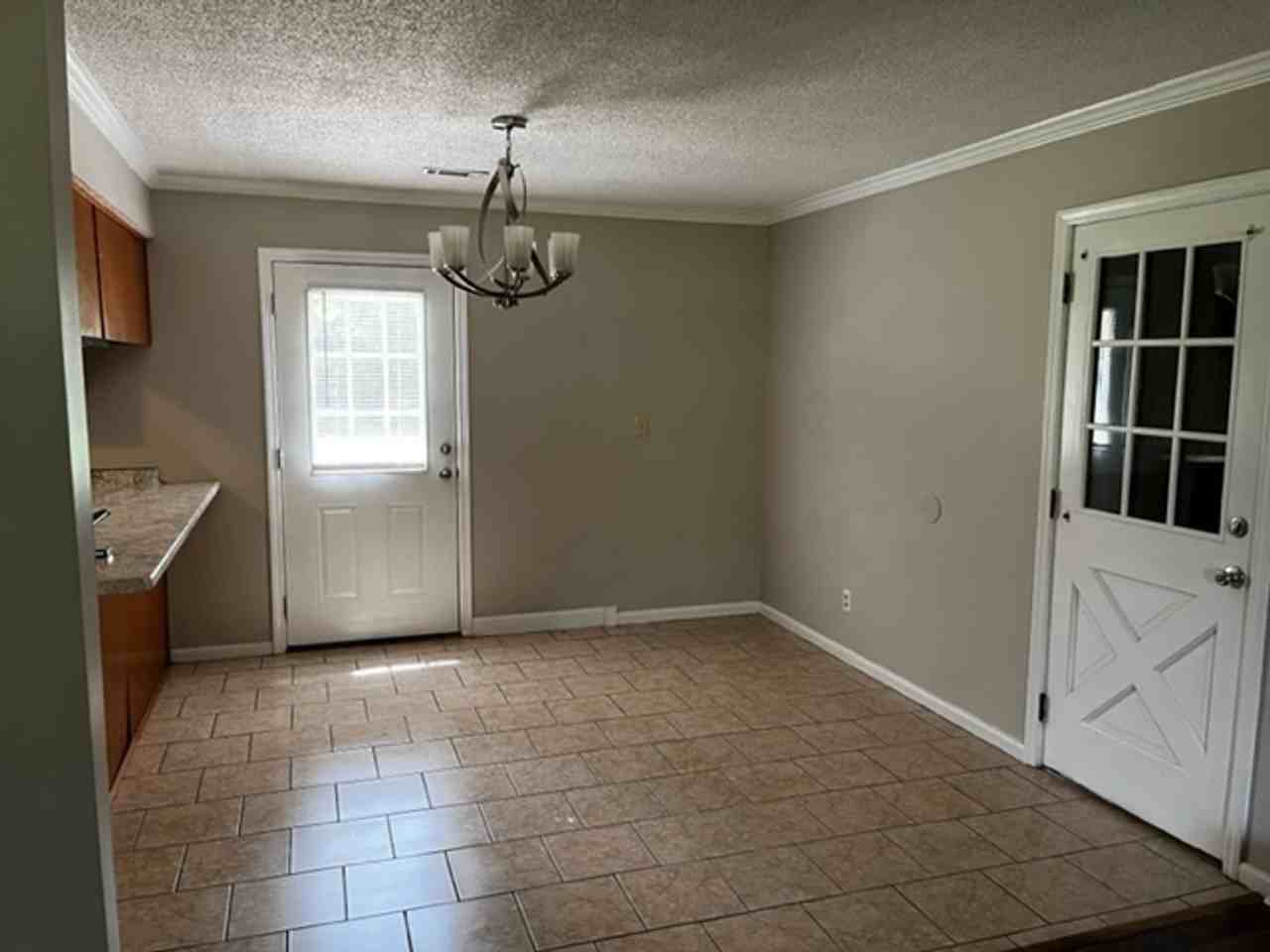 190 Webb Dr - Photo 3 of 11