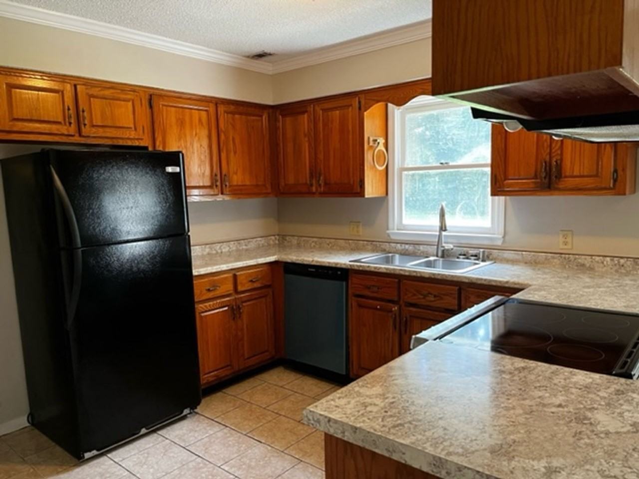 190 Webb Dr - Photo 4 of 11