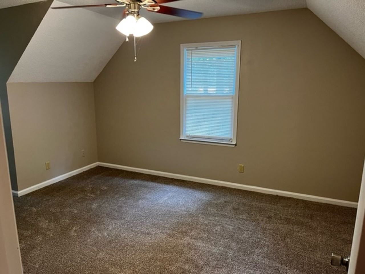 190 Webb Dr - Photo 6 of 11