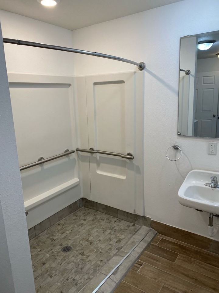 314 1st Ave Se - Photo 3 of 10