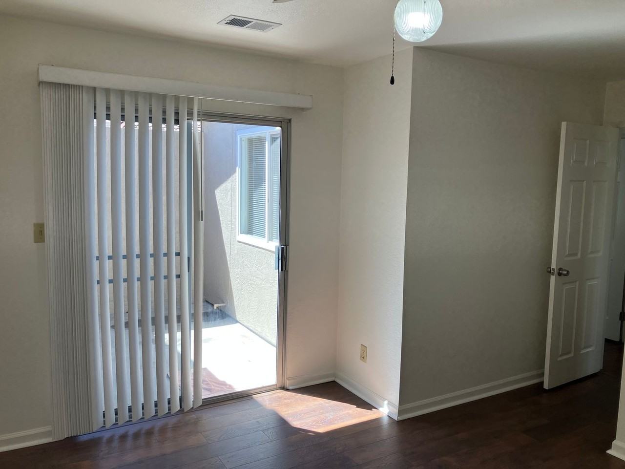 825 Muscat Way - Photo 6 of 10