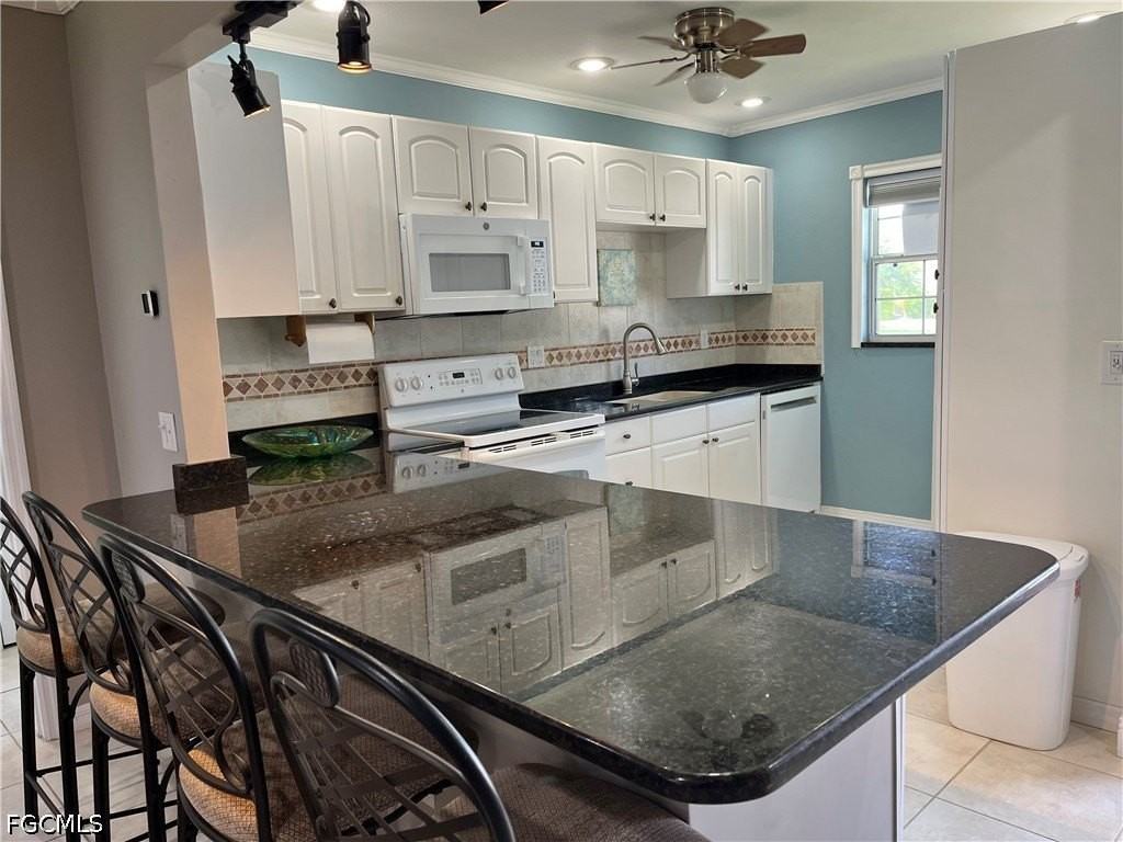 6925 Par Way - Photo 5 of 32