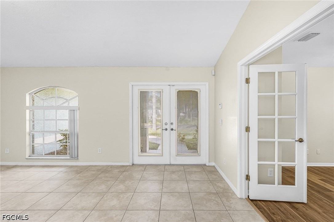 5215 Sw 16th Pl - Photo 4 of 26