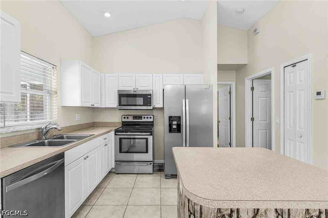 5215 Sw 16th Pl - Photo 6 of 26
