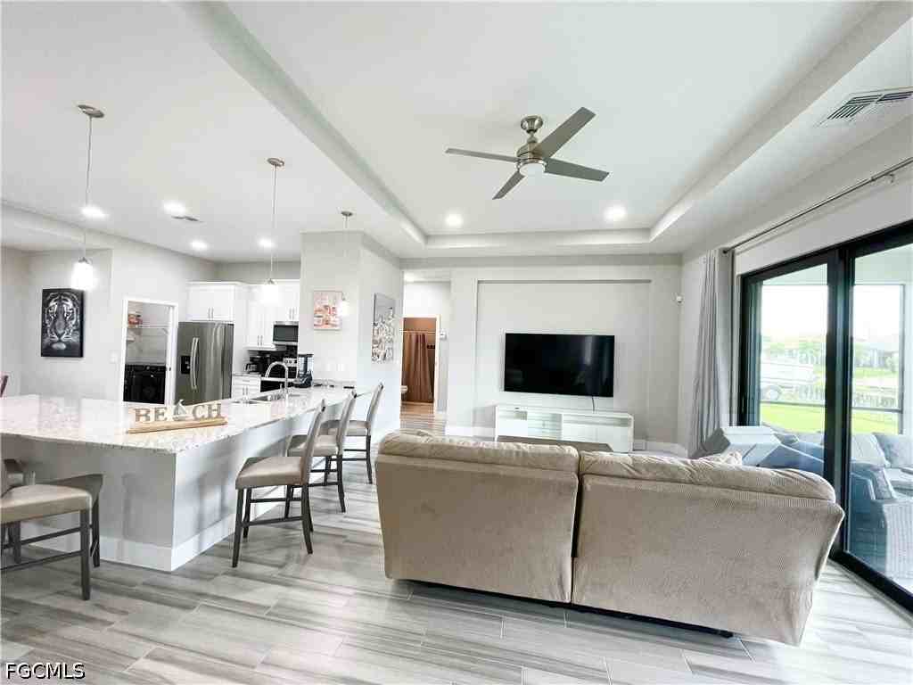 812 Sw 8th Pl - Photo 6 of 26