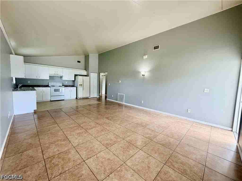 616 Santa Barbara Blvd - Photo 2 of 17