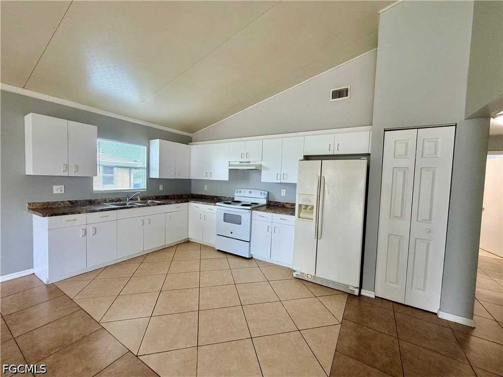 616 Santa Barbara Blvd - Photo 3 of 17