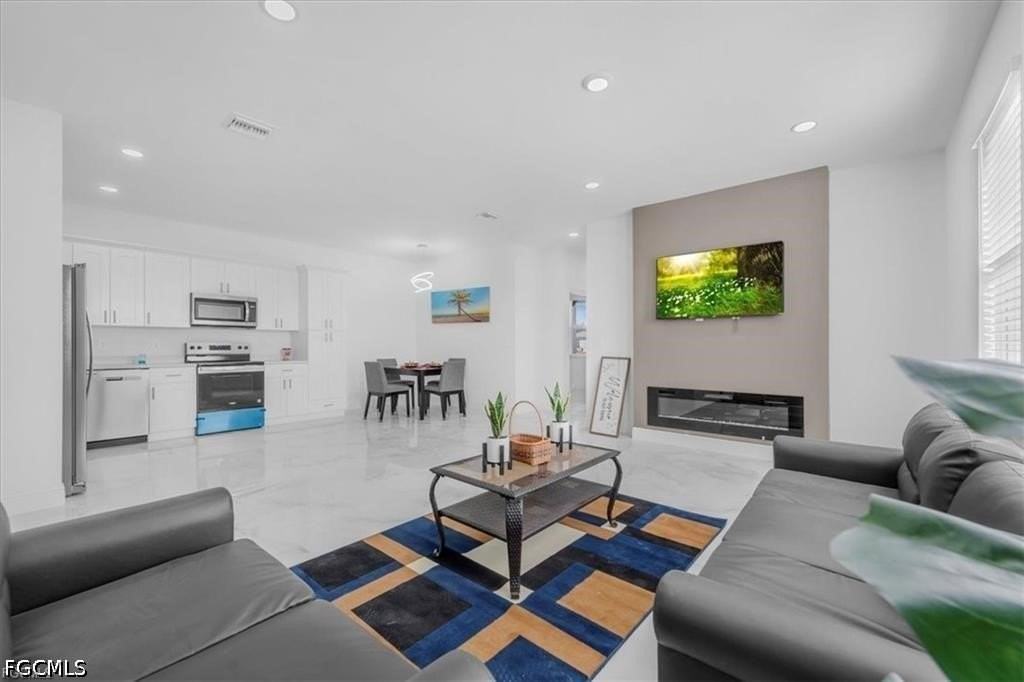 237/239 Milwaukee Boulevard #237 - Photo 6 of 13