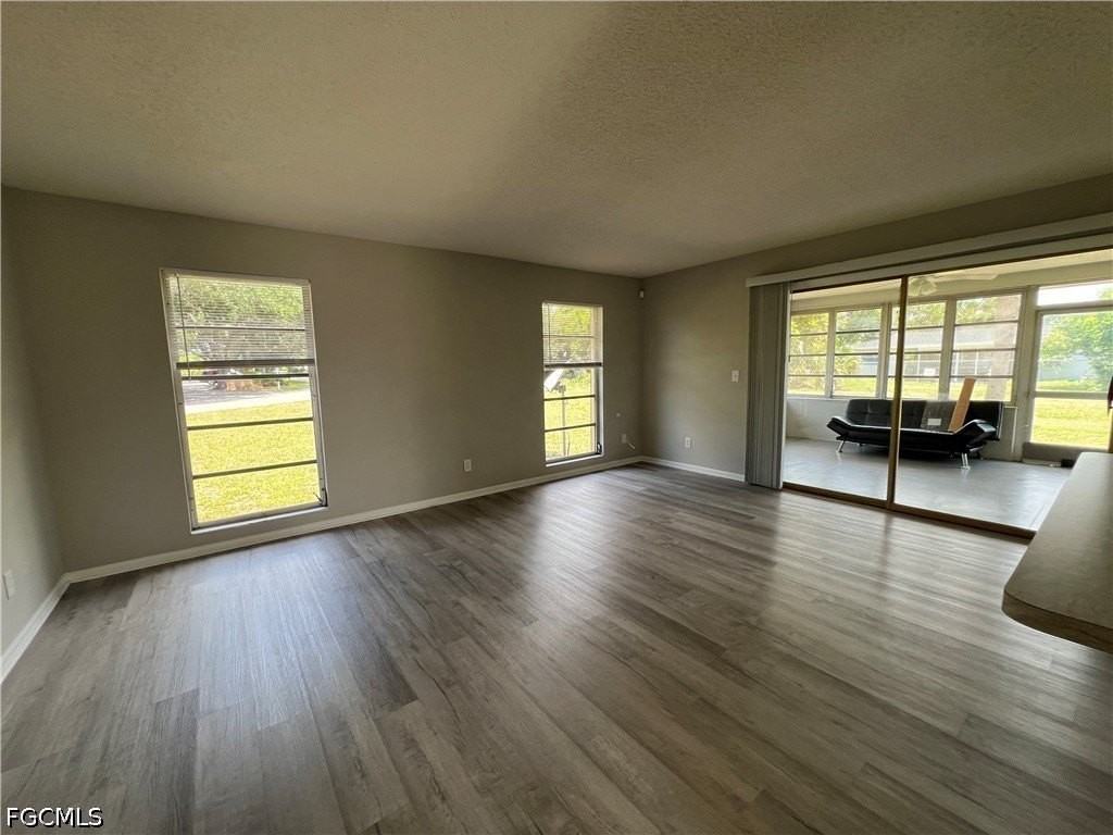 1920 W Lakeview Blvd #1 - Photo 3 of 32