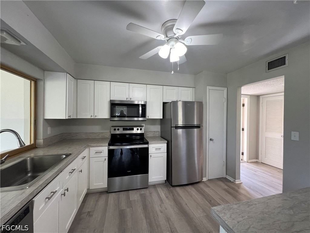 1920 W Lakeview Blvd #1 - Photo 7 of 32