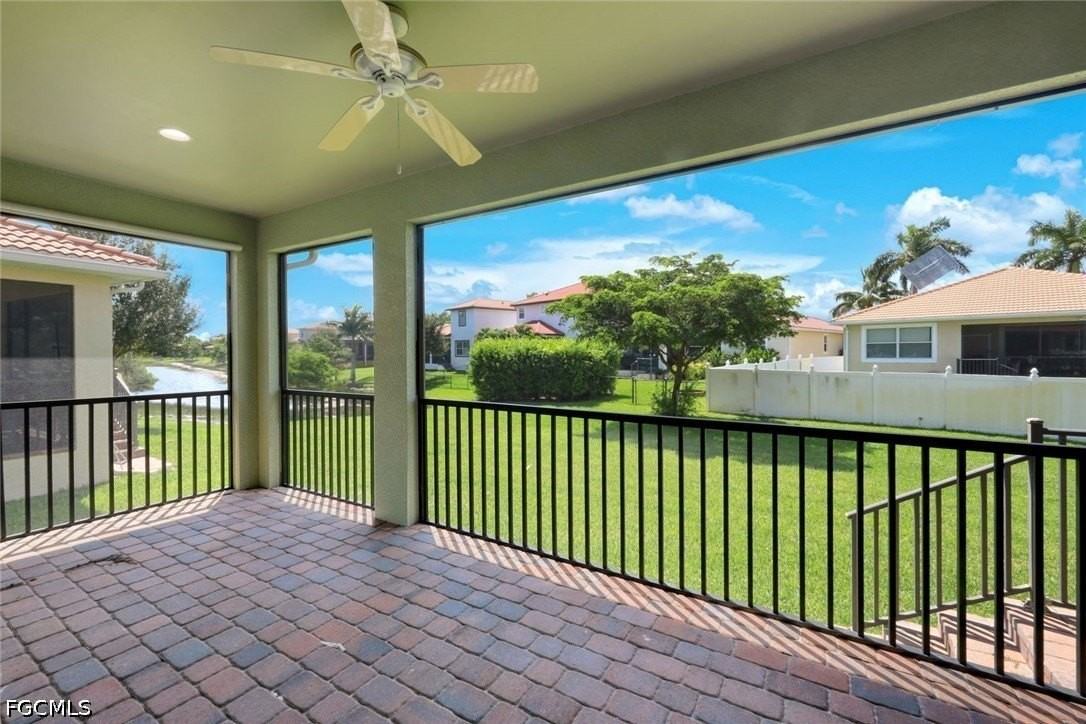 8649 Banyan Bay Blvd - Photo 5 of 46