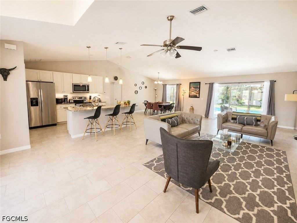 1008 Sw 33rd Ter - Photo 4 of 18
