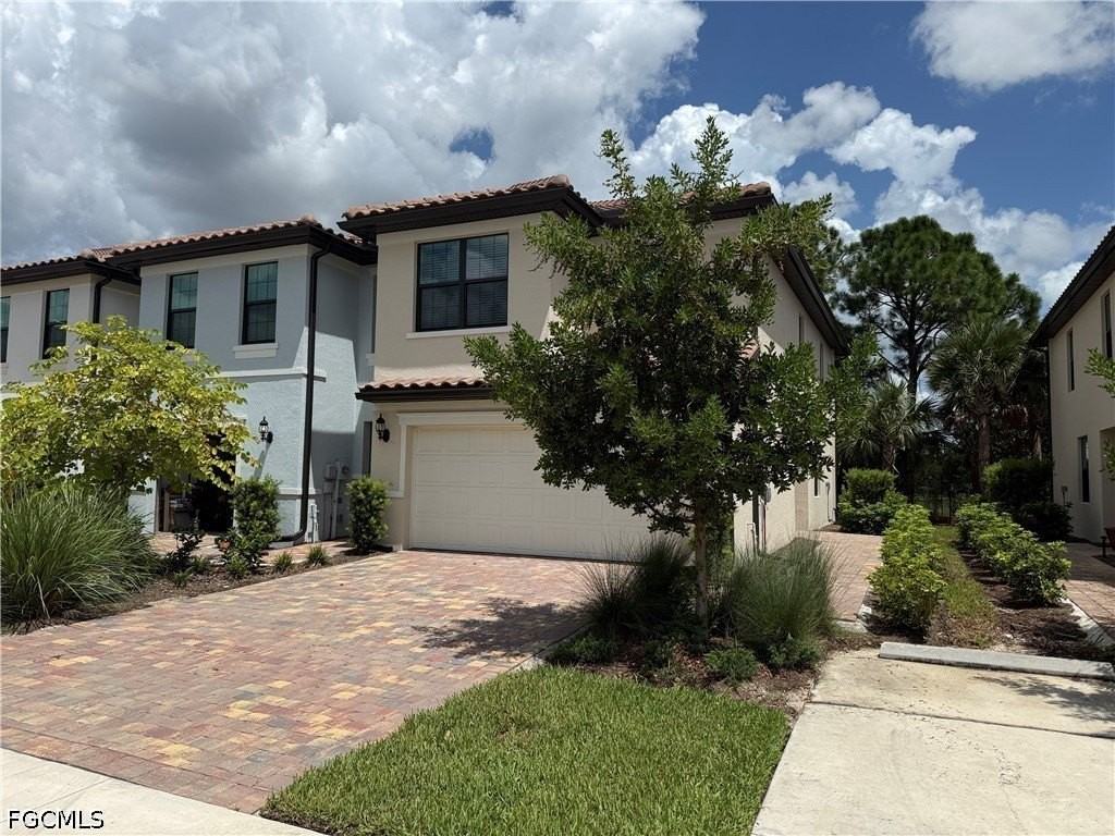 1672 Lake Jessup Cir - Photo 2 of 22