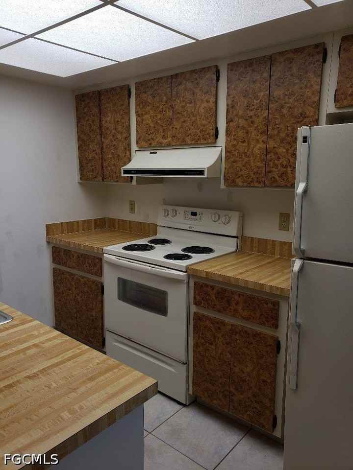 120 Sw Trafalgar Pkwy #2 - Photo 4 of 14