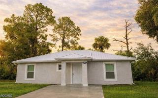 featured image of 6054 N Moss Cir