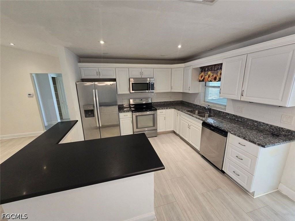 3027 Sw 23rd Ave - Photo 5 of 21