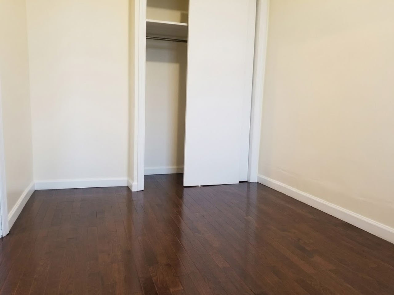 2505-2509 Hoffman BH LLC (2509) - Photo 4 of 10