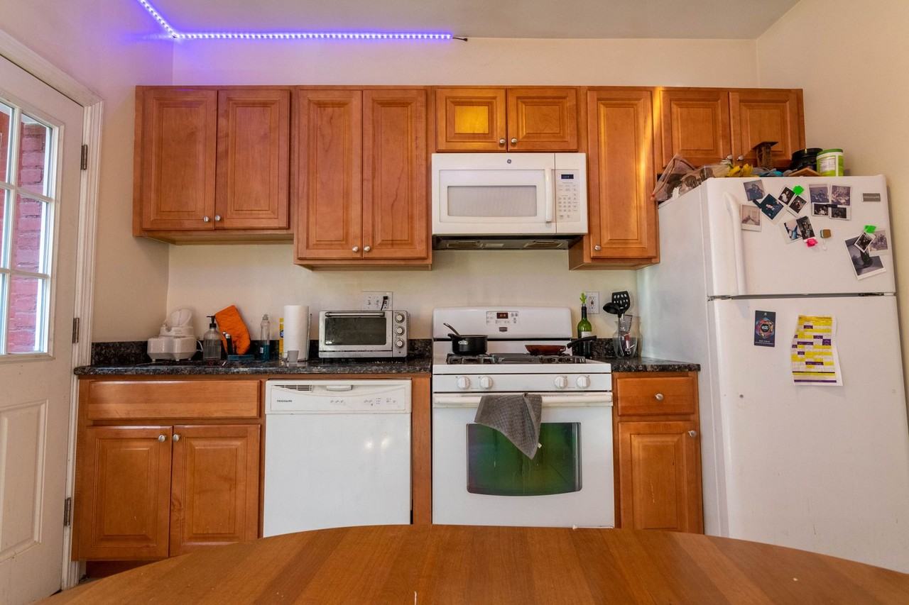55 Brackett St - Photo 7 of 12
