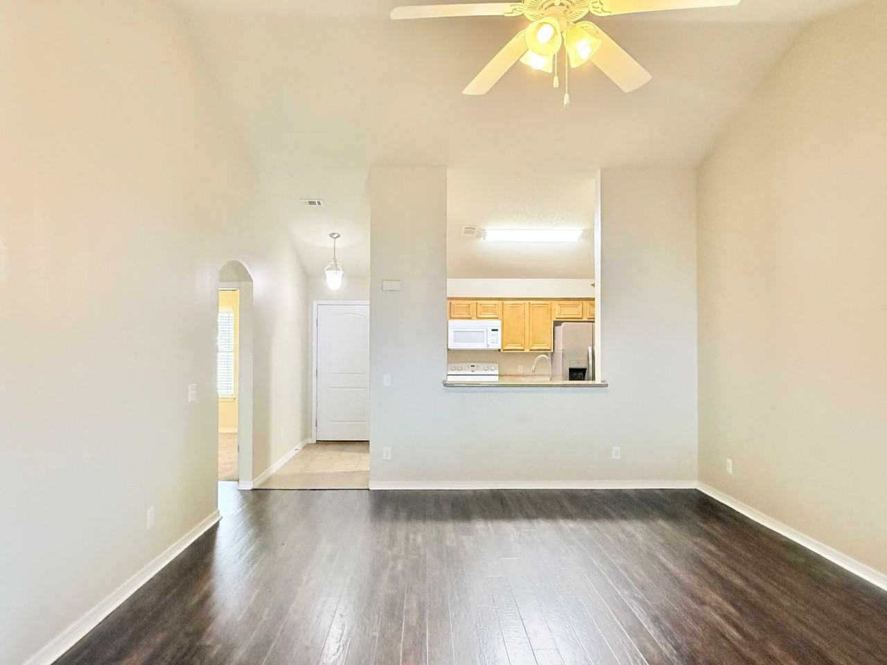 5009 Makenna Cir - Photo 2 of 12