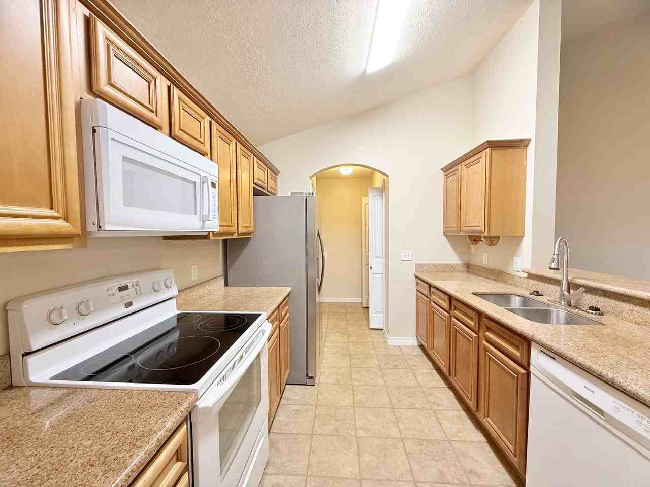5009 Makenna Cir - Photo 4 of 12