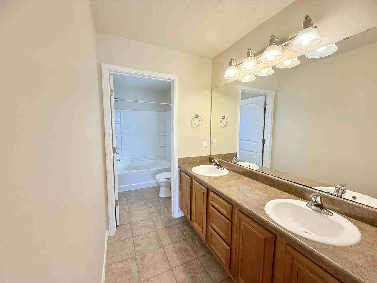 5009 Makenna Cir - Photo 6 of 12