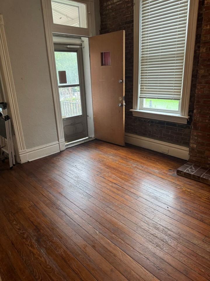 4715 Nebraska Ave - Photo 4 of 14