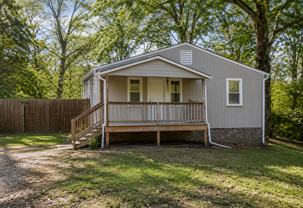 5503 Ne 49th St - Photo 1 of 1