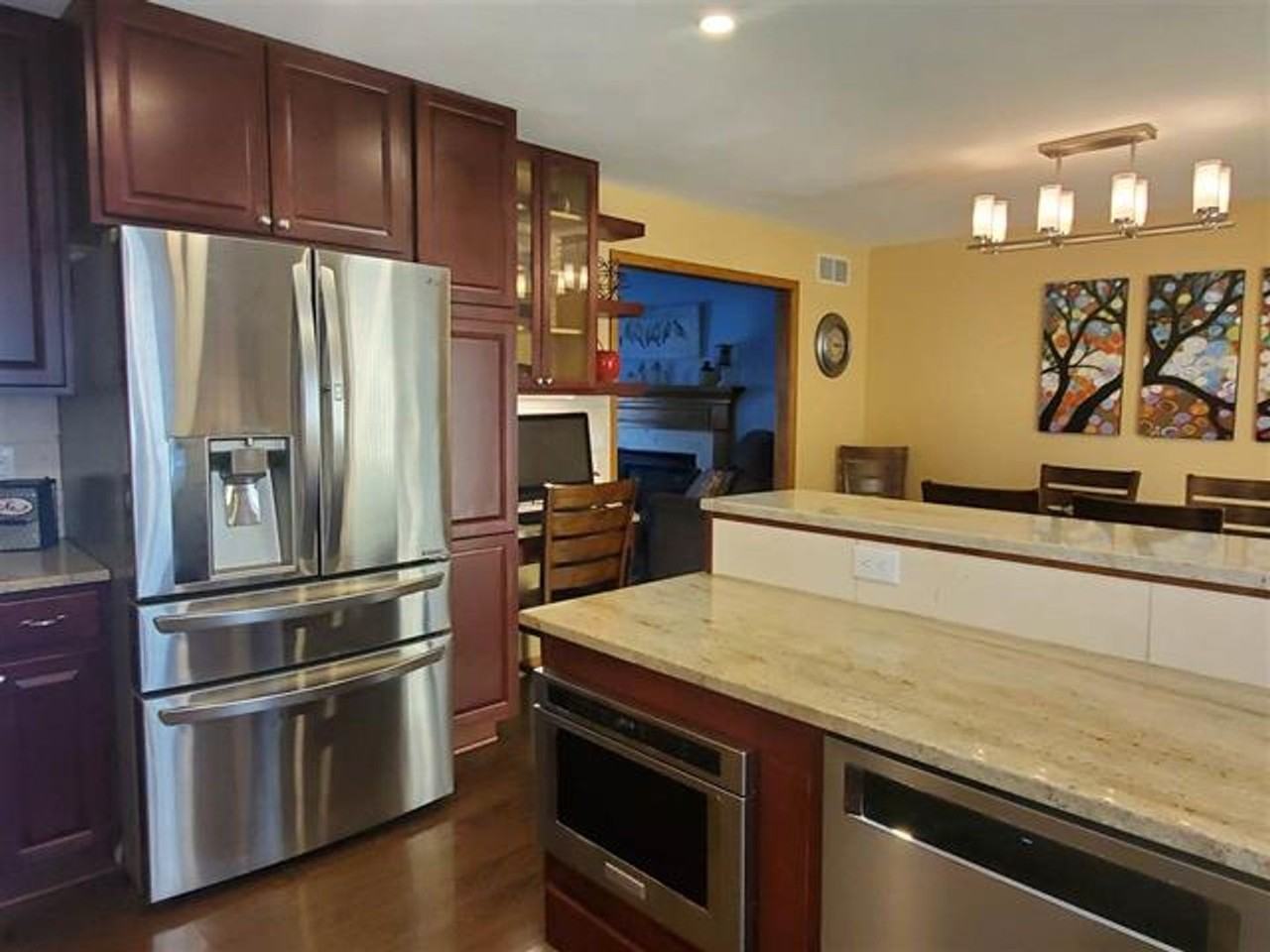 1014 Bethany Ct - Photo 6 of 25
