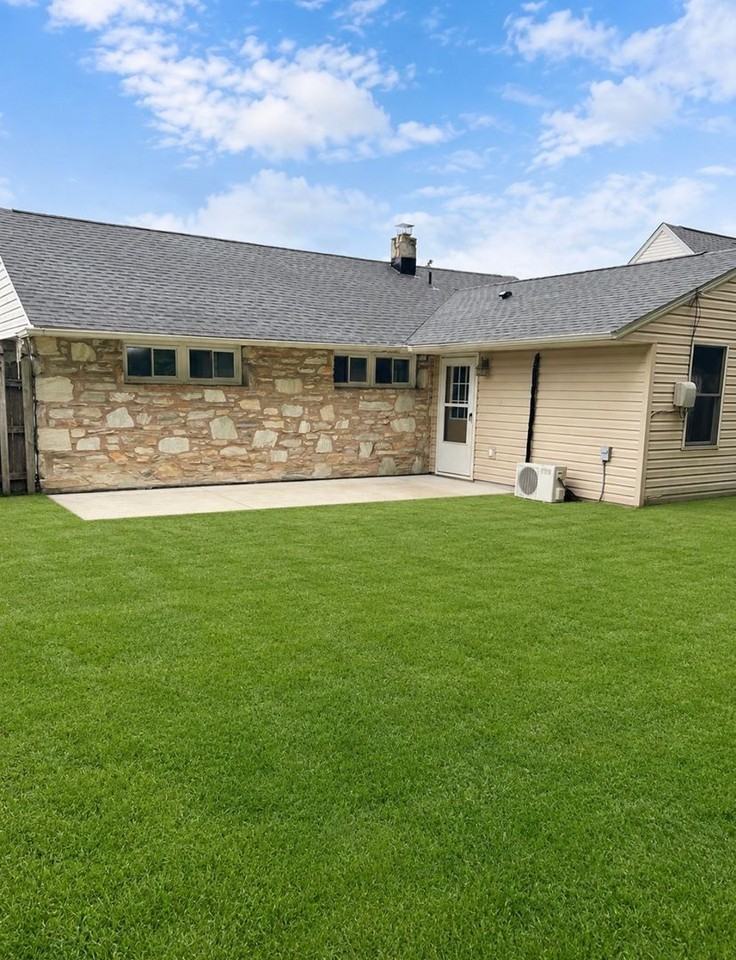 2515 Woodlawn Dr - Photo 2 of 11