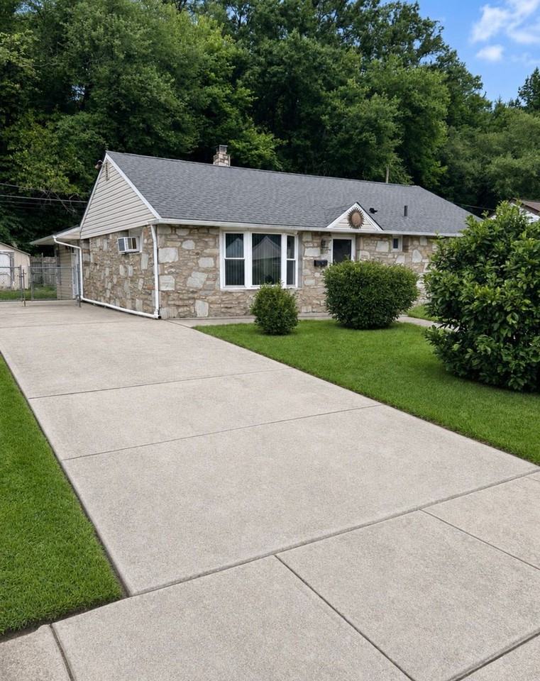 2515 Woodlawn Dr - Photo 4 of 11