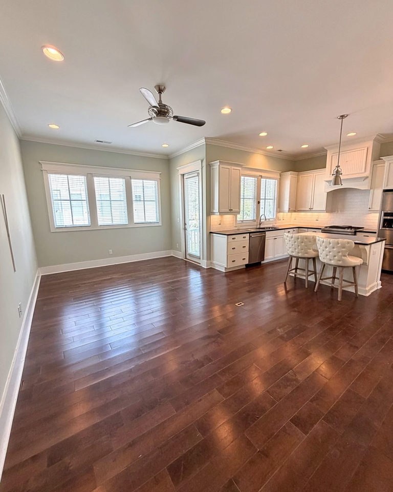 1712 Tearthumb Ct - Photo 2 of 13