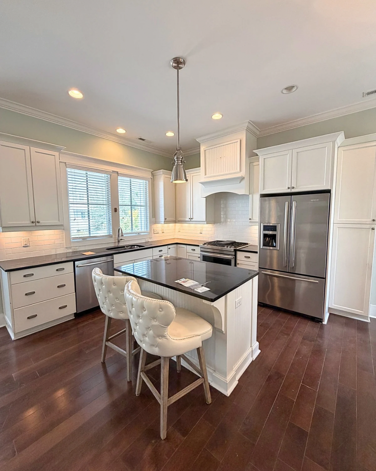 1712 Tearthumb Ct - Photo 3 of 13
