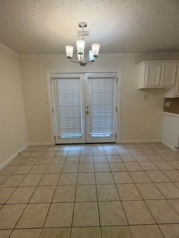808 Catherine Dr - Photo 6 of 11